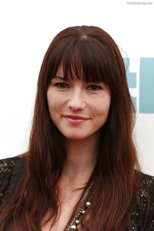 Chyler Leigh photo 10 of 128