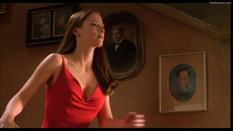 Chyler Leigh photo 20 of 128
