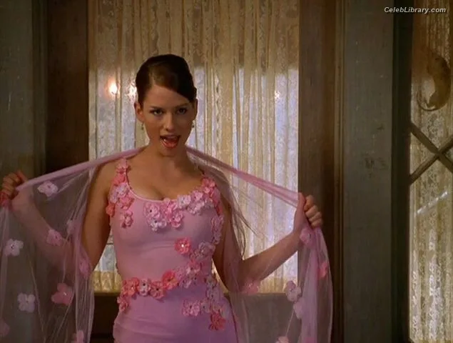 Chyler Leigh photo 21 of 128