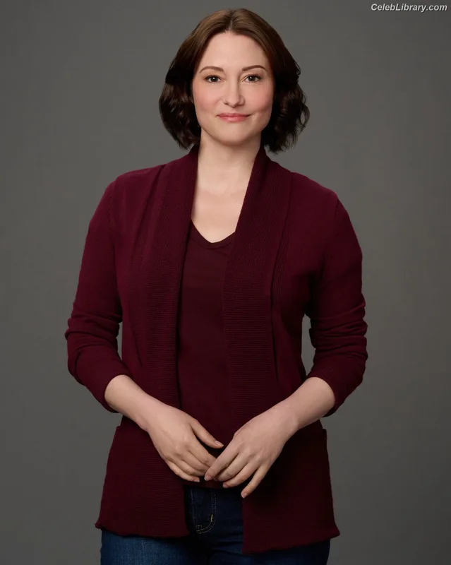 Chyler Leigh photo 5 of 128