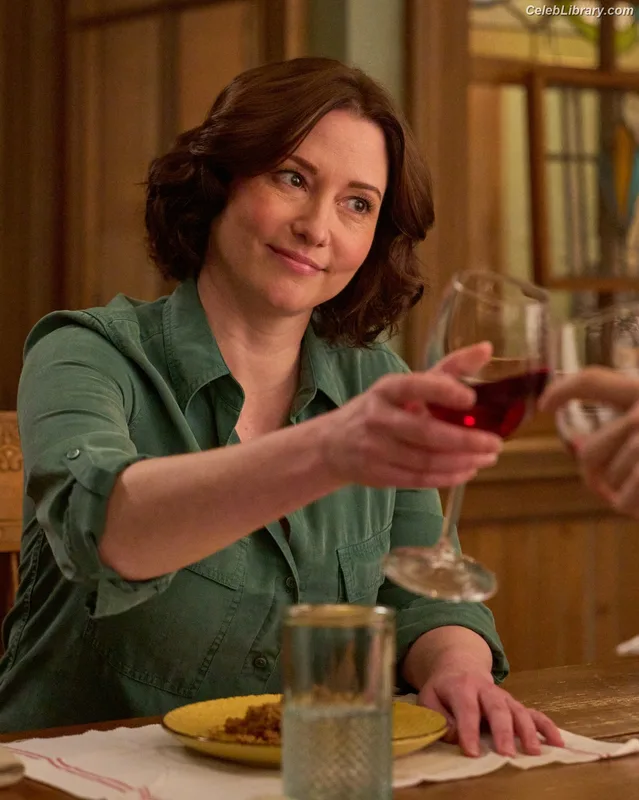 Chyler Leigh photo 6 of 128