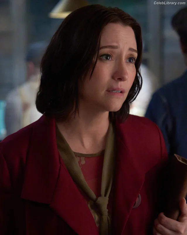 Chyler Leigh photo 15 of 128