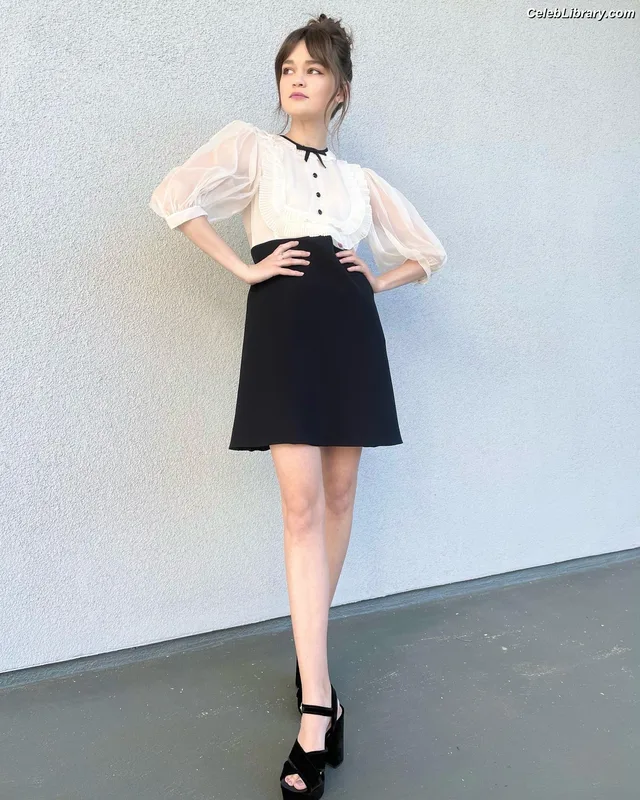Ciara Bravo photo 5 of 126