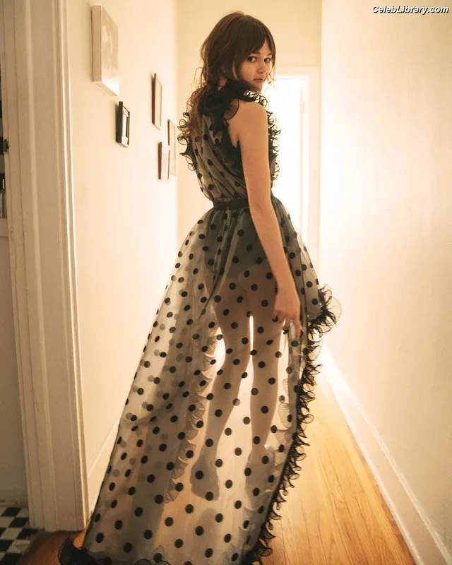 Ciara Bravo photo 6 of 126