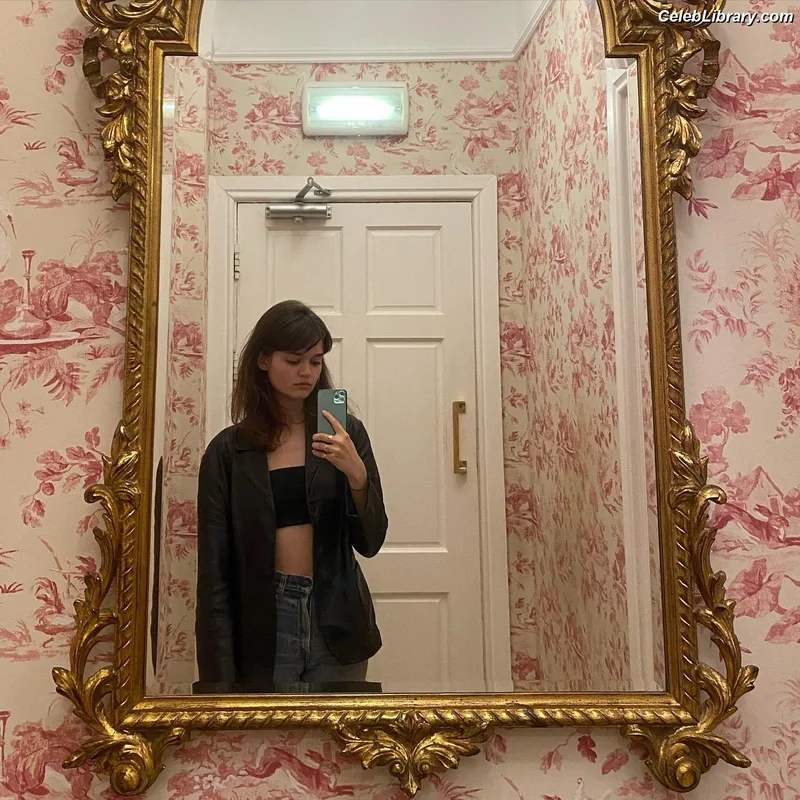 Ciara Bravo photo 15 of 126
