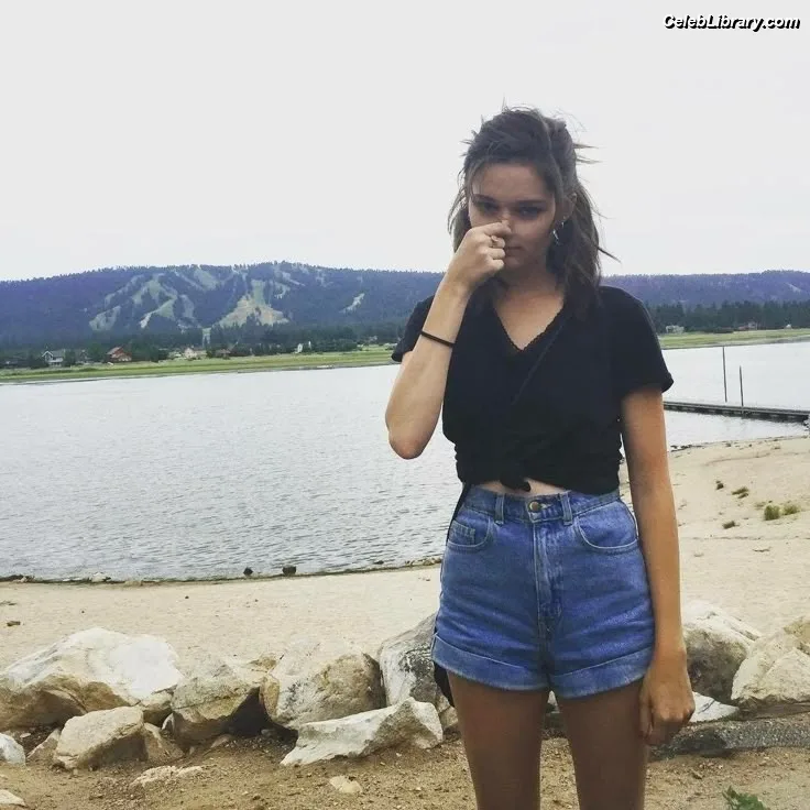 Ciara Bravo photo 17 of 126