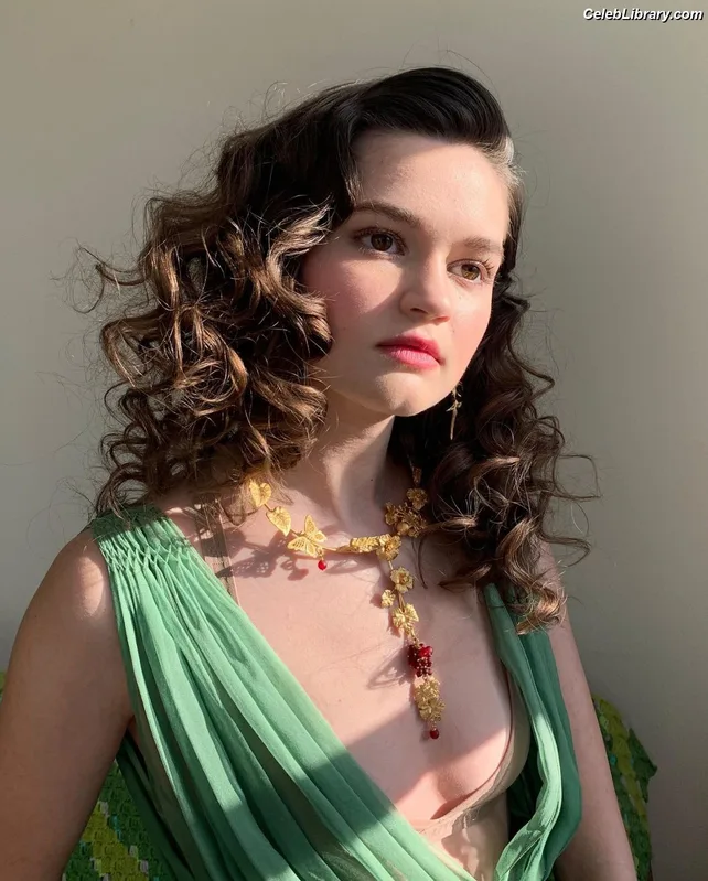 Ciara Bravo photo 6 of 126