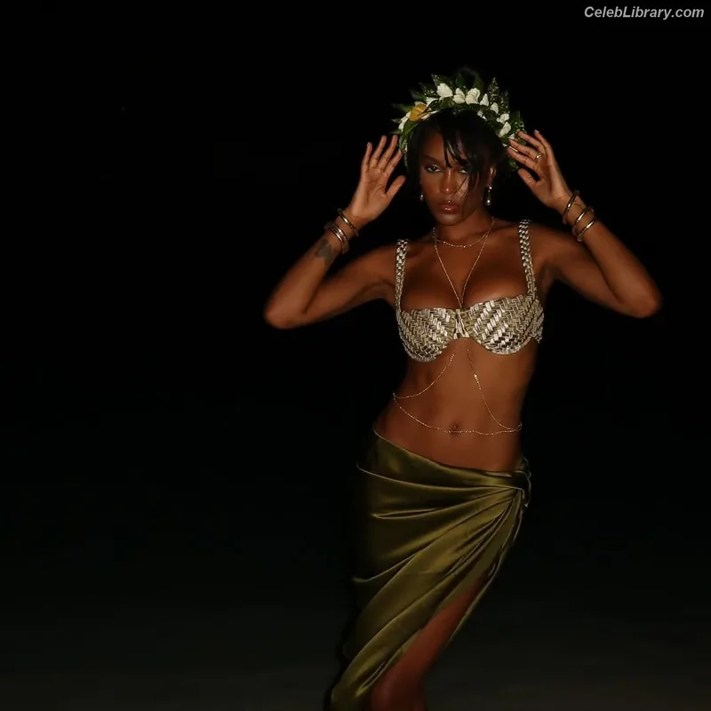 Ciara Miller photo 8 of 67