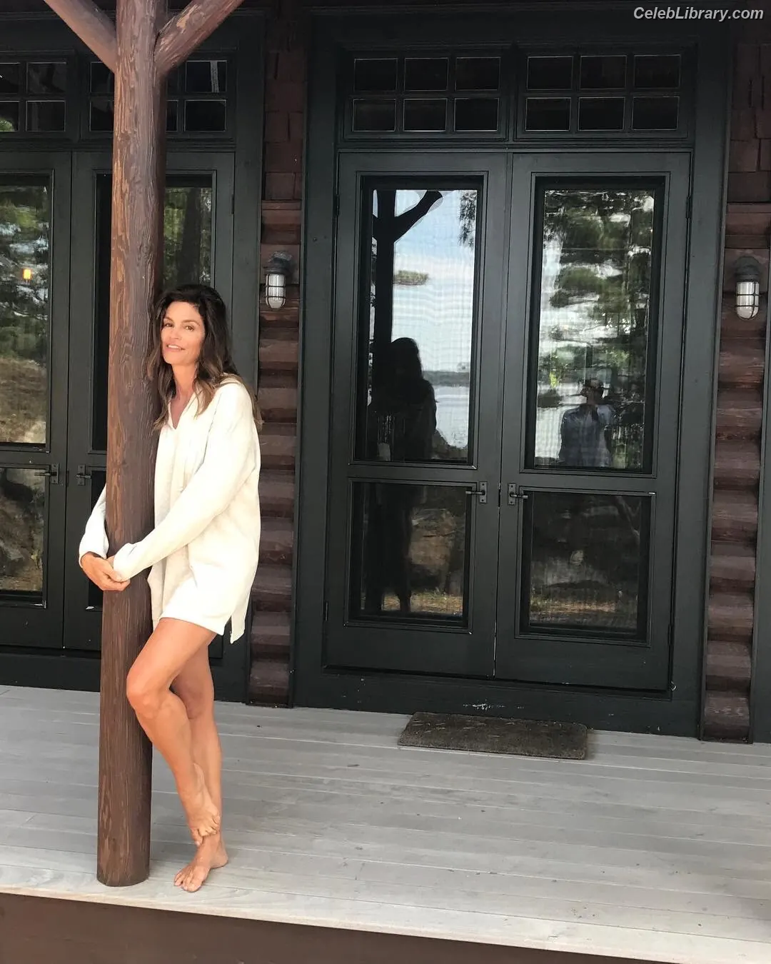 Cindy Crawford photo 21 of 118