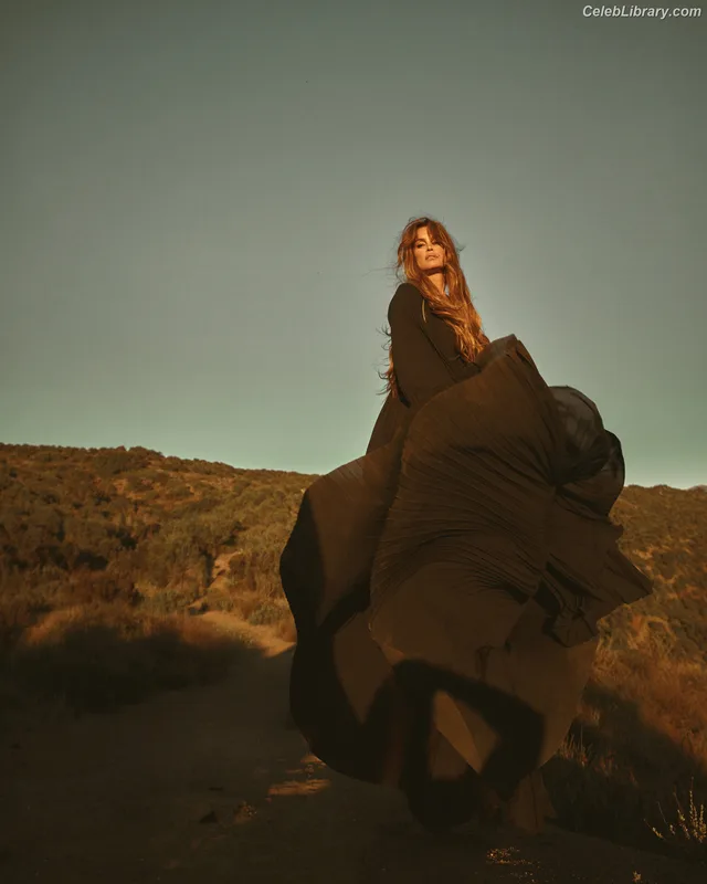 Cindy Crawford photo 6 of 117