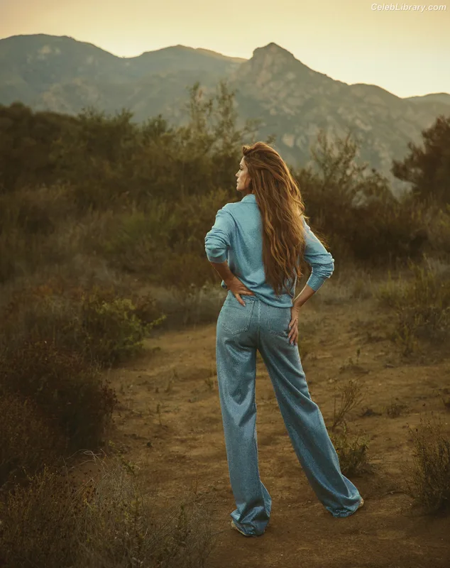 Cindy Crawford photo 9 of 117