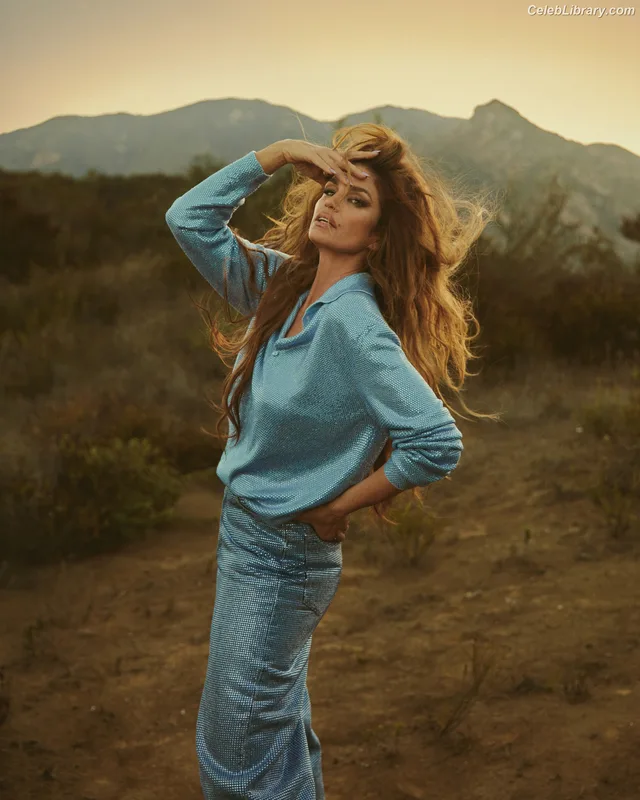 Cindy Crawford photo 10 of 117