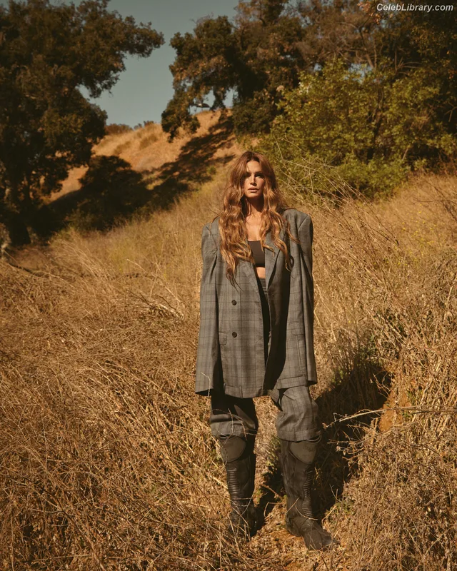 Cindy Crawford photo 12 of 117