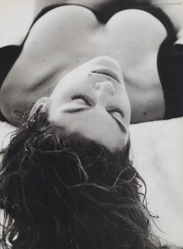 Cindy Crawford photo 23 of 117