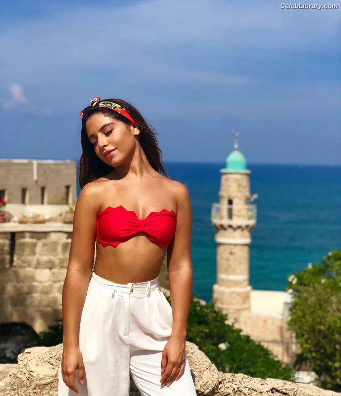 Cinthya Carmona photo 22 of 118