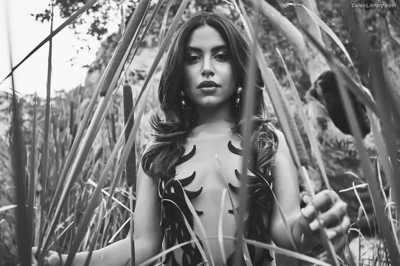 Cinthya Carmona photo 1 of 118