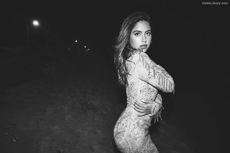 Cinthya Carmona photo 10 of 118