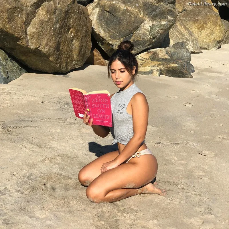 Cinthya Carmona photo 4 of 118