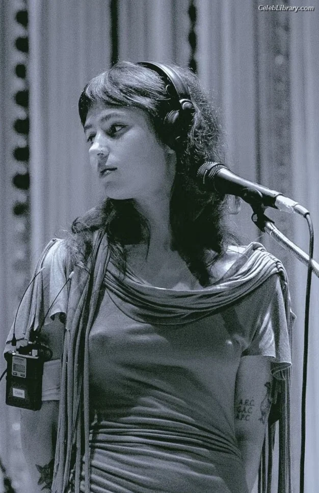 Claire Cottrill photo 10 of 548