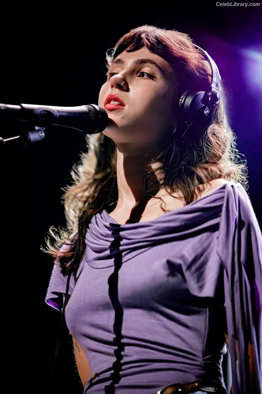 Claire Cottrill photo 16 of 549