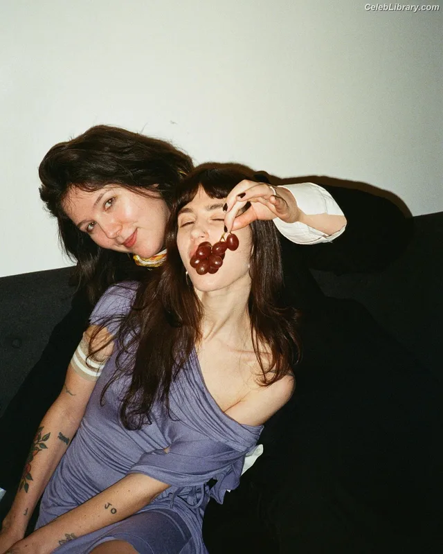 Claire Cottrill photo 5 of 549