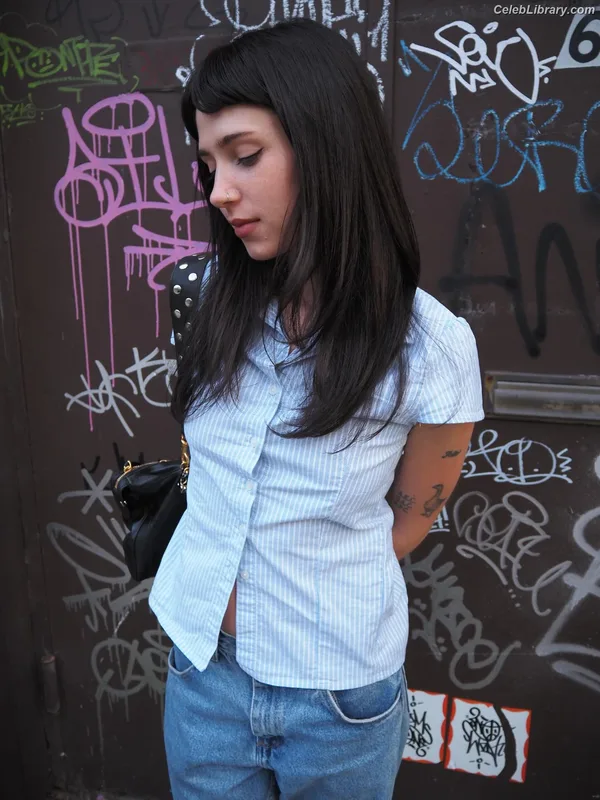 Claire Cottrill photo 10 of 549