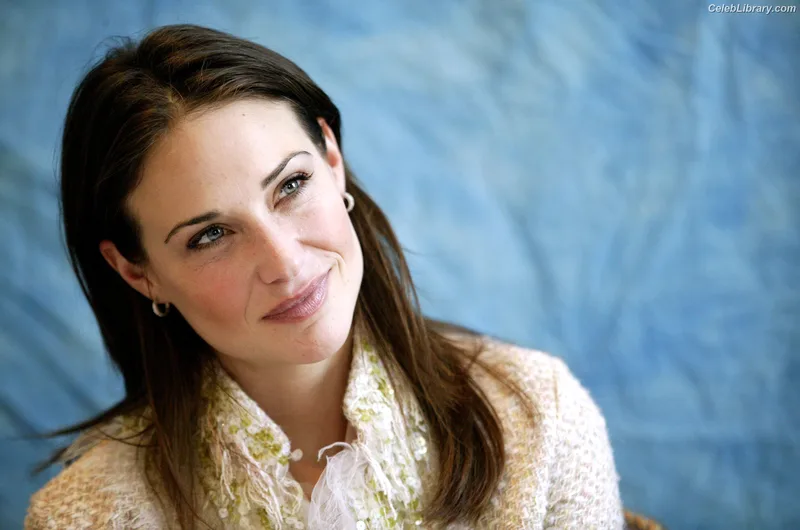Claire Forlani photo 14 of 65