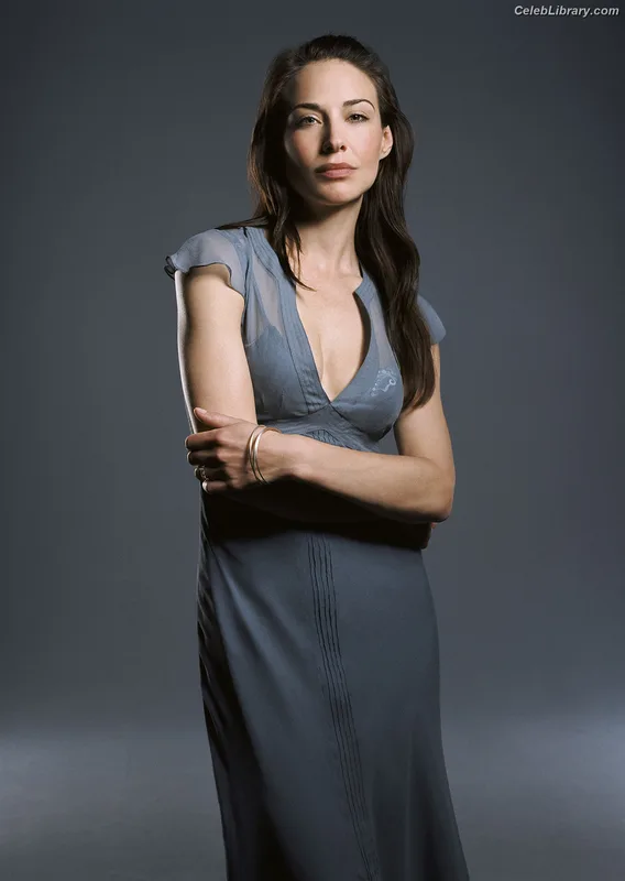 Claire Forlani photo 1 of 65