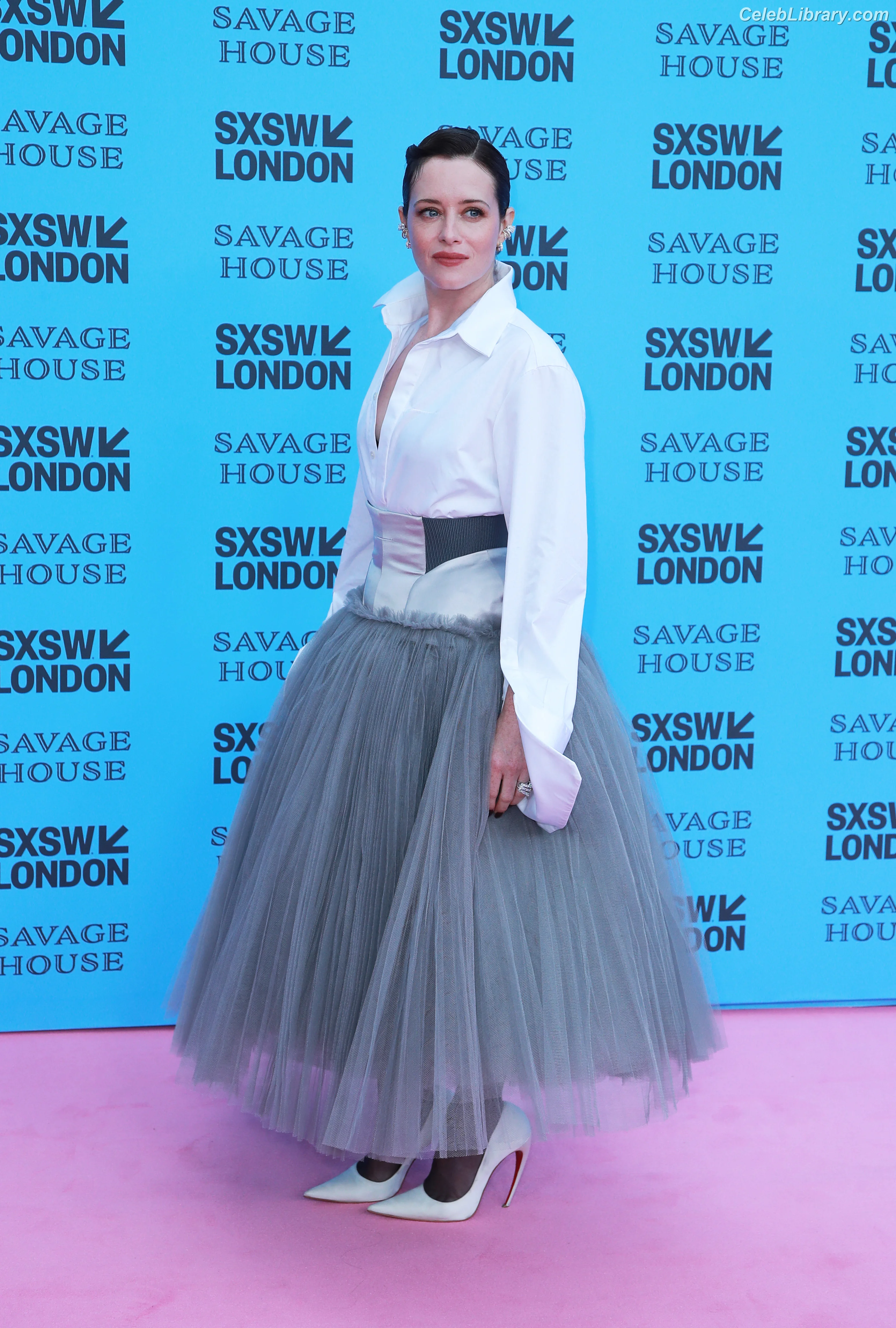 Claire Foy photo 22 of 58