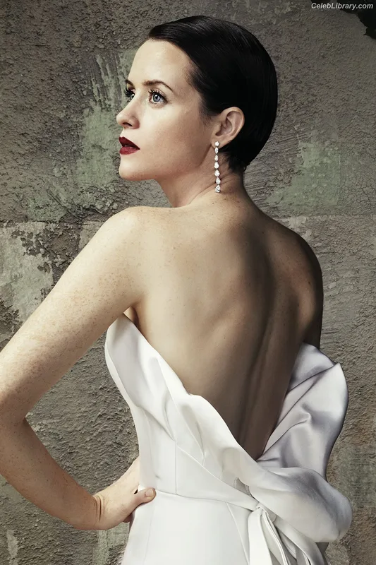 Claire Foy photo 3 of 59