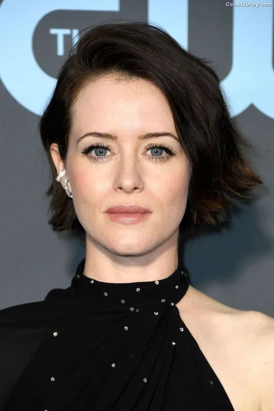 Claire Foy photo 8 of 59