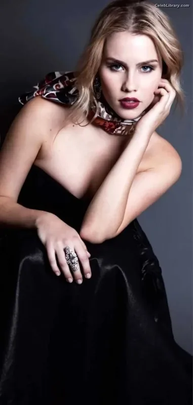 Claire Holt photo 7 of 127