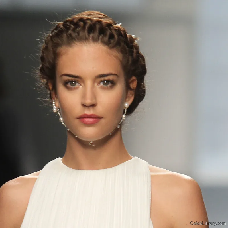 Clara Alonso photo 2 of 5