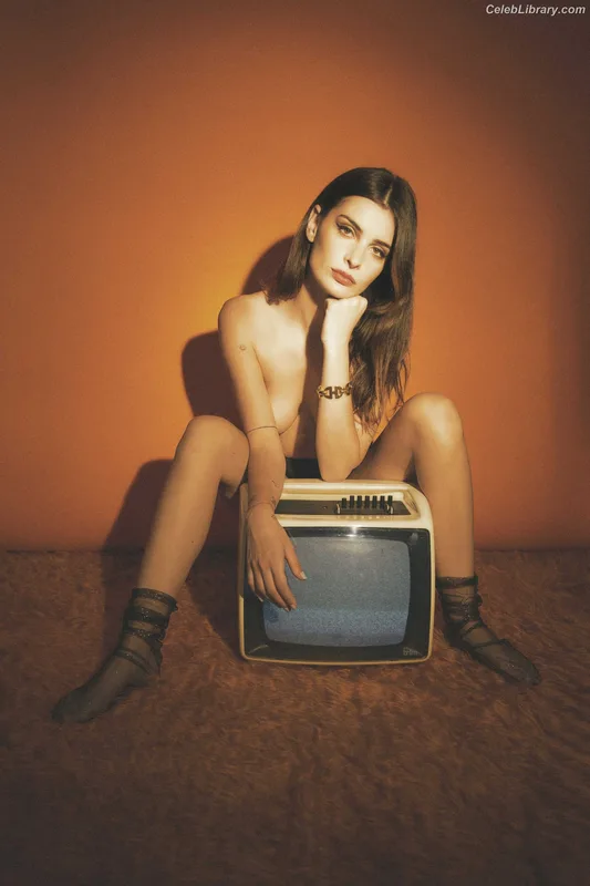 Clara Beneytout photo 9 of 67