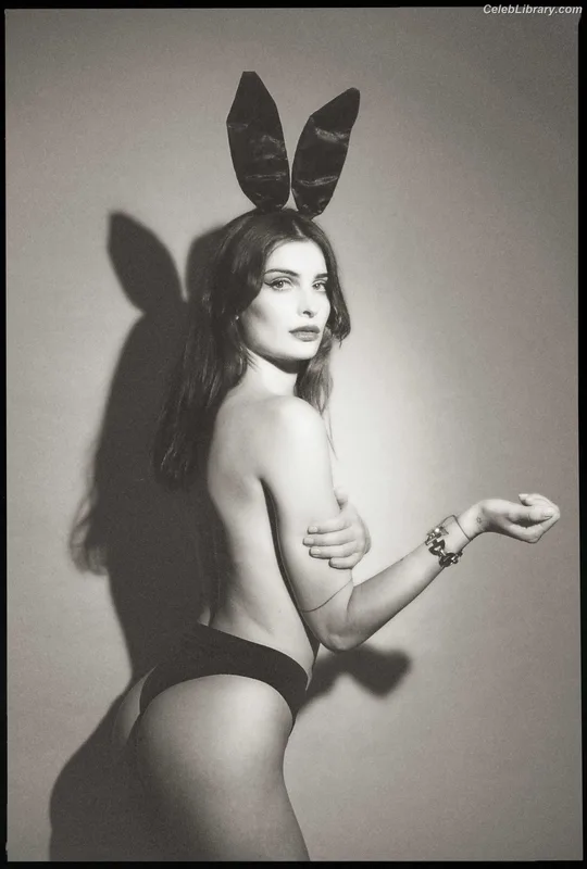 Clara Beneytout photo 14 of 67