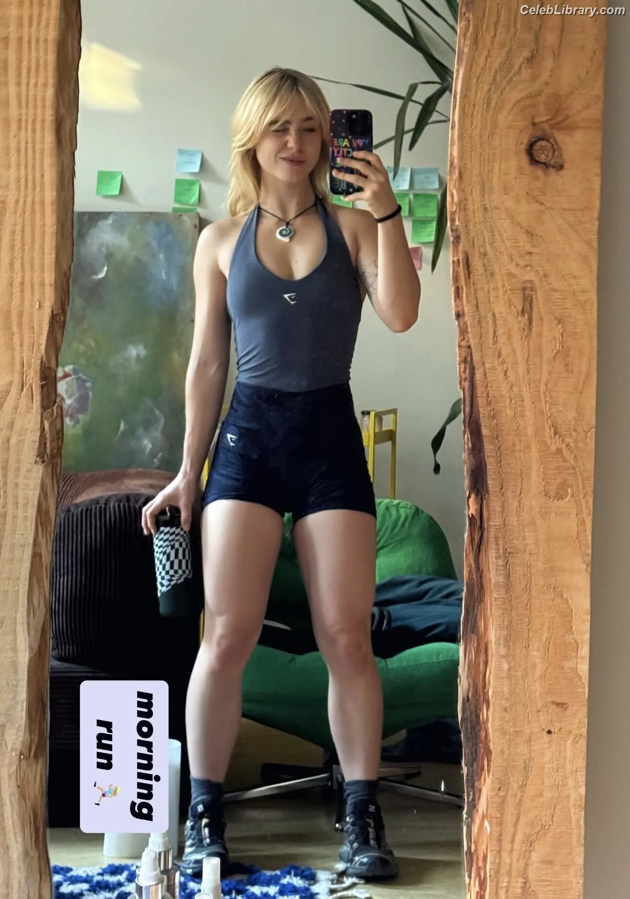 Clara Galle photo 17 of 754