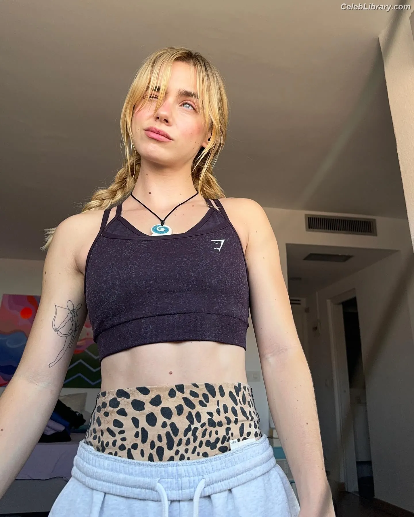 Clara Galle photo 3 of 754