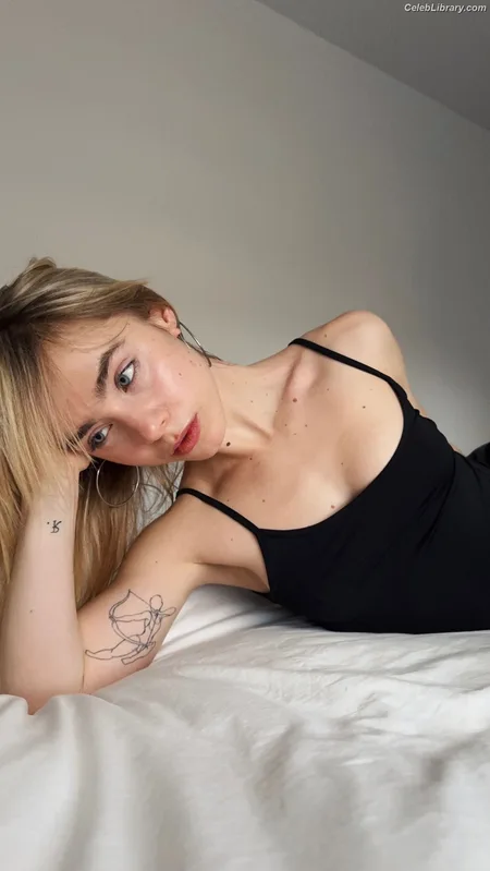 Clara Galle photo 7 of 756