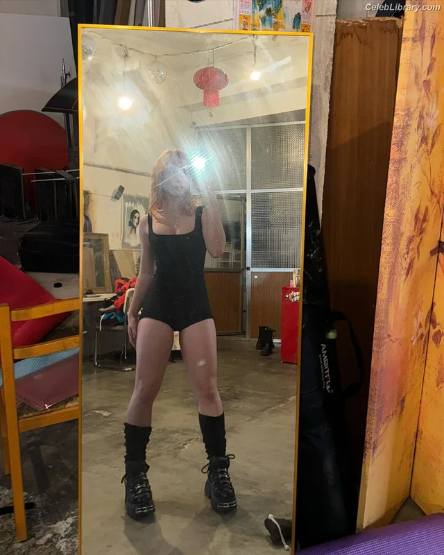 Clara Galle photo 12 of 756