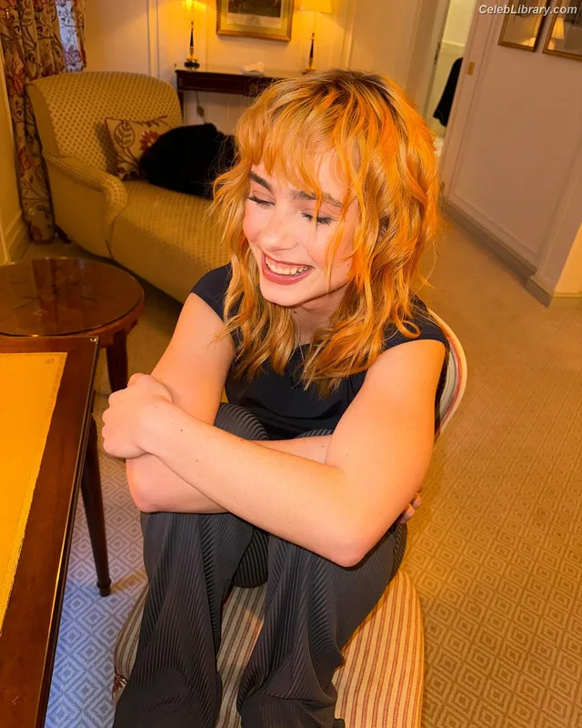 Clara Galle photo 13 of 756