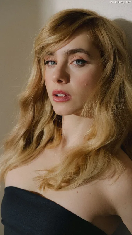 Clara Galle photo 19 of 756