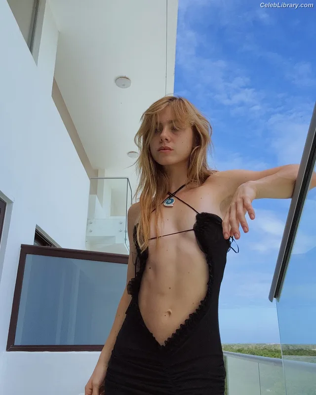 Clara Galle photo 12 of 756