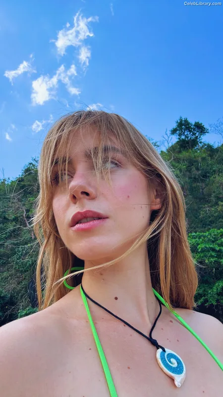 Clara Galle photo 14 of 756
