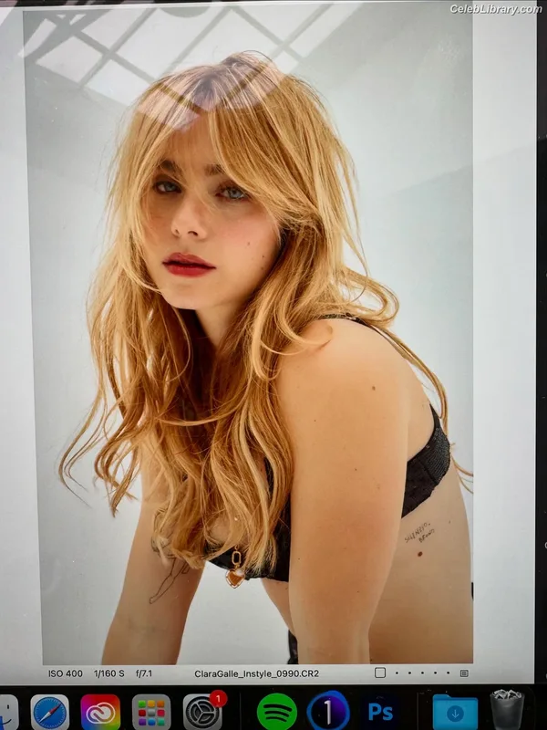 Clara Galle photo 16 of 756