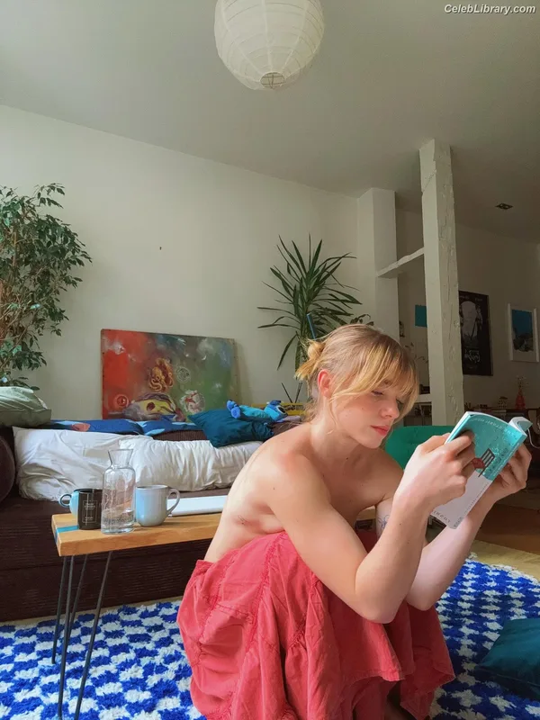Clara Galle photo 5 of 756