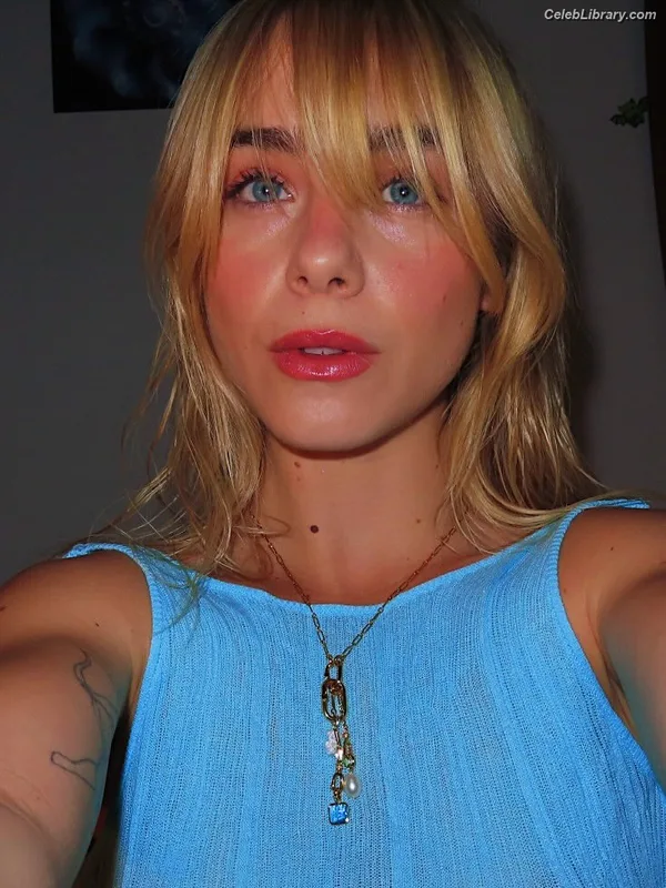 Clara Galle photo 3 of 756