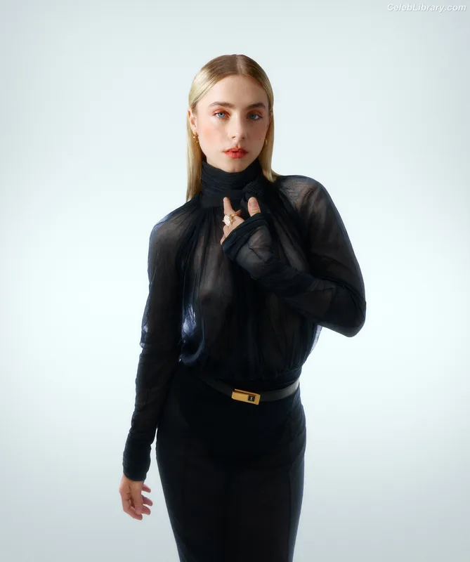 Clara Galle photo 17 of 756