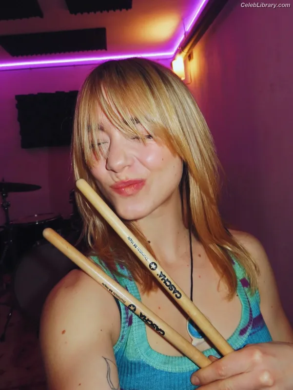 Clara Galle photo 18 of 756