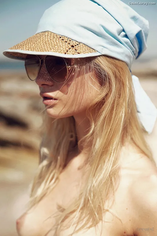 Clara Rosager photo 3 of 7