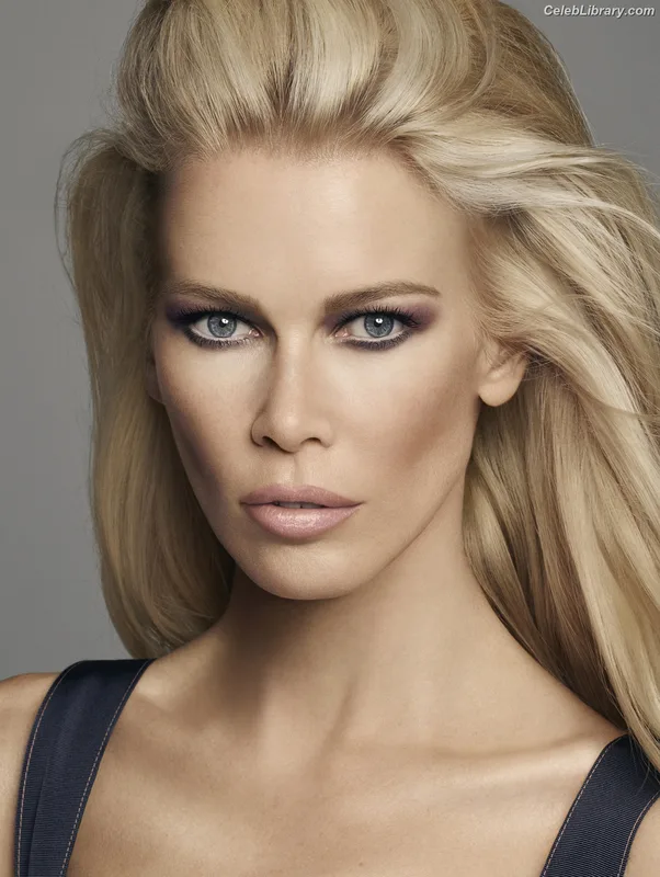 Claudia Schiffer photo 21 of 223